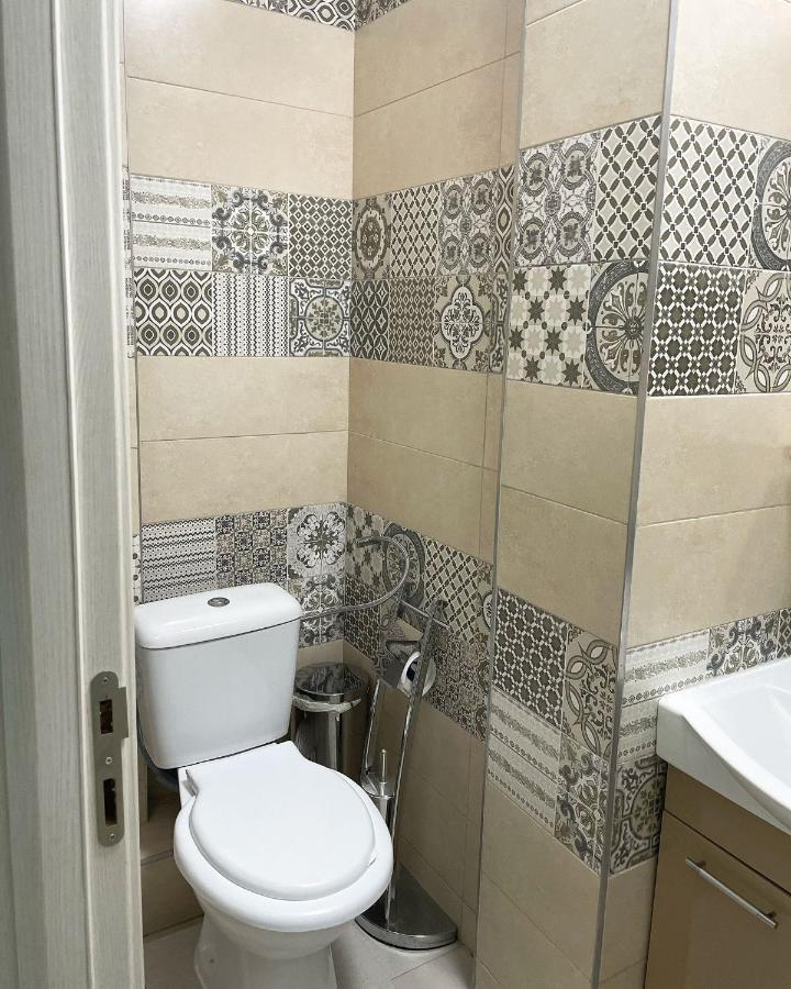 White Apartment Bucharest Exterior photo